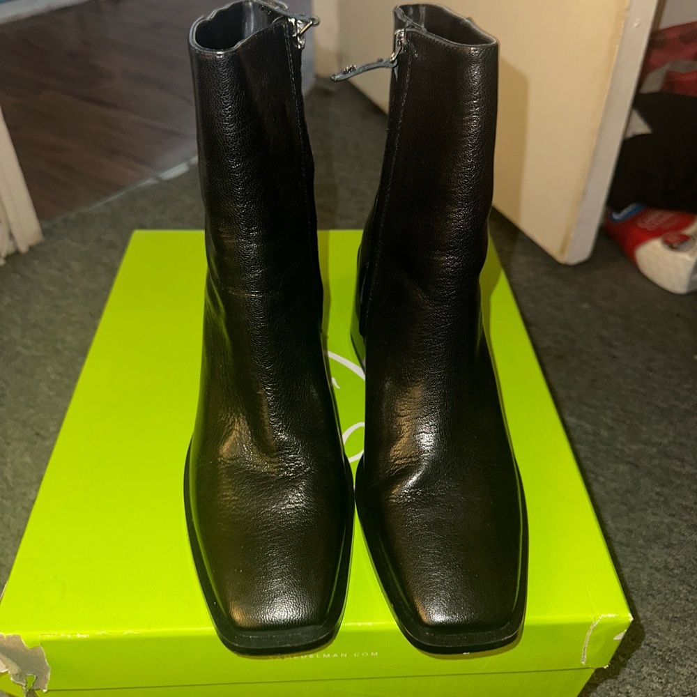 Black leather square toe boots with a zipper on the side #boots